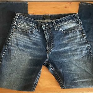 Like New Men’s Silver Eddie relaxed fit jeans. 36x32. Excellent condition.
